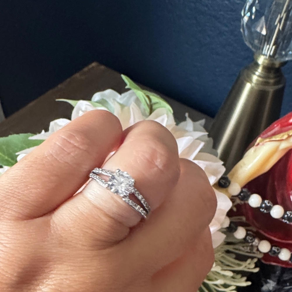 Elegant Silver Women's Ring Set